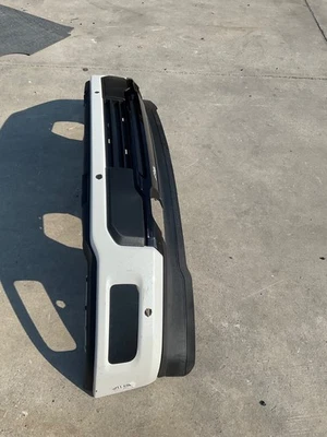 Parachoques delantero Ford F150 2024 2025 pintado de fábrica 916F Foto 1 de 4