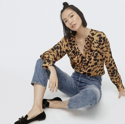 NUEVO CON ETIQUETAS J. Blusa Crew Marrón Satinado Ondulado Negro Lunares Top Volantes Frontal Talla M Foto 1 de 4