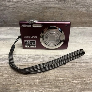 Fotocamera digitale Nikon COOLPIX S3000 12,0 MP pulita si accende con errore obiettivo - Foto 1 di 6
