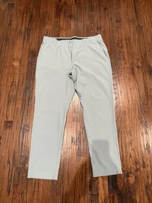 Pantalón de golf Under Armour verde claro para hombre, 38x30 Foto 1 de 3