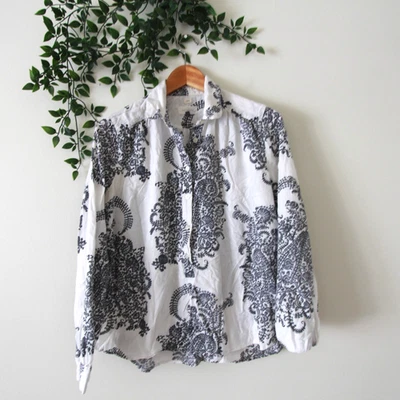 Ann Taylor LOFT The Softened Shirt White Gray Paisley Button Down Shirt Size S - Image 1 of 4