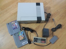 Nintendo Console System (NES-001) Completly Genuine OEM W/2 Games Skate or Die 2