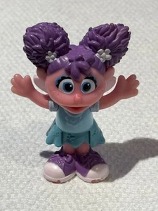 "Figura de Plaza Sésamo ABBY CADABBY Posable 2,75"" Pre-Amada" - Imagen 1 de 8