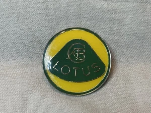 LOTUS SPORTS CAR VINTAGE RACING TEAM LAPEL PIN BADGE - Picture 1 of 3