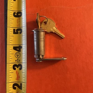 C420A Ricambio Armadio Cassetto Serratura e Barattolo Chiavi Ottone Adatto CompX National - Foto 1 di 5