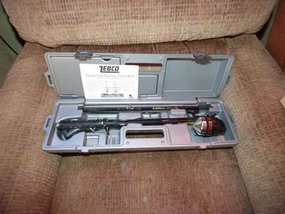 ZEBCO TACKLE TOTE con carrete PROSTAFF 2010 / 4298 varilla 5’ 6” SIN USAR Foto 1 de 3