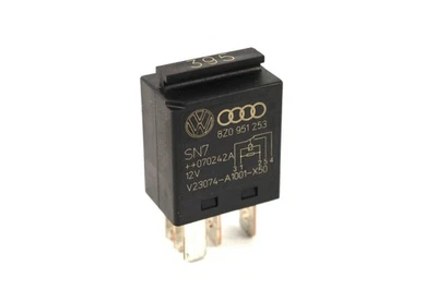 8Z0951253 Original Audi A4 B6 B7 8E Relay for Zusatzkraftstoffpumpe Module - Image 1 of 4