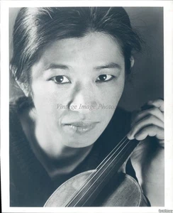 1997 Yukiko Kamei Violinist Musician Olympic Music Festival Photo 8X10 - Picture 1 of 2