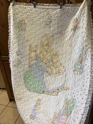 Manta/edredón acolchado cuna bebé Peter Rabbit 34"X46" de colección Beatrix Potter Foto 1 de 4