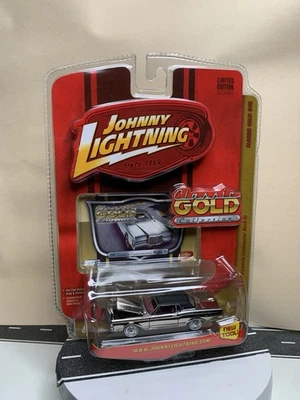 Johnny Lightning Classic Gold 1969 Lincoln Continental Mk III 2-Door Chrome NIP - Image 1 of 4