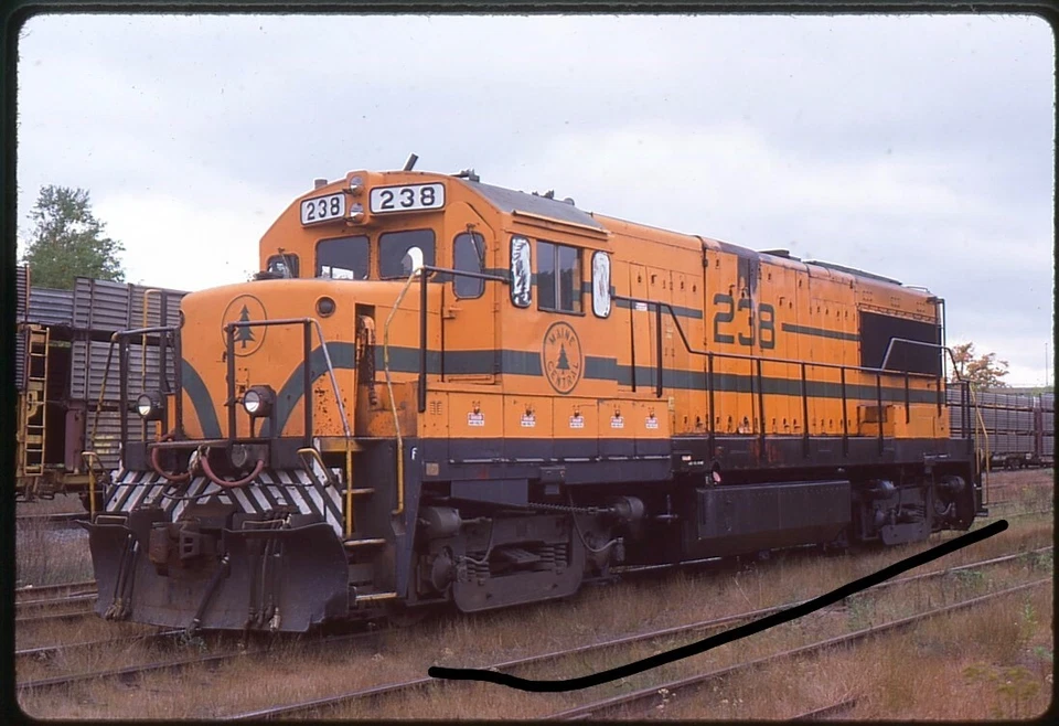 hh404 Orig. Slides Maine Central 238 U25B on 10-3-87 - Imagem 1 de 1