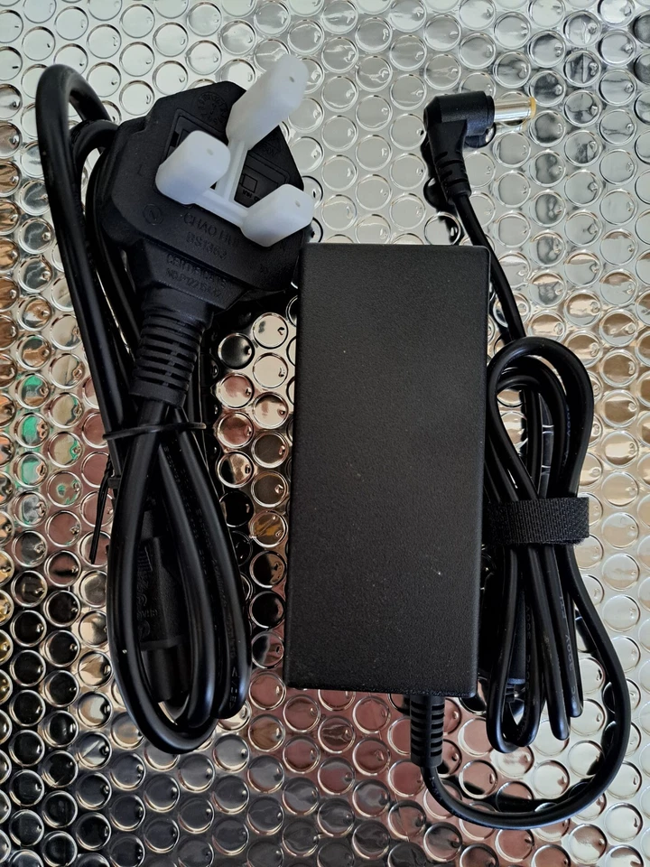 Wahoo. KICKR. CORE. SNAP. ROLLR. Smart Trainer Replacement Power Adaptor UK Plug - Image 1 of 1