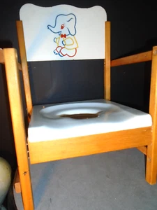 Vintage-Baby Holz klappbar Haus oder Reise Töpfchen mit abnehmbarer Kunststoffschale. - Bild 1 von 4