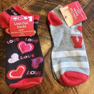 Valentine Low Cut Socks Women’s Girls Holiday Lot (2pair)  Hearts, Love OS New - Picture 1 of 2