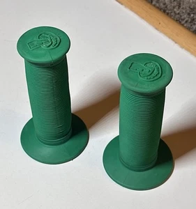 Green ODI Mushroom Grips SE BIKES BEASTMODE MONEY LYNCH GRIPS RARE LIGHTLY USED - Picture 1 of 6