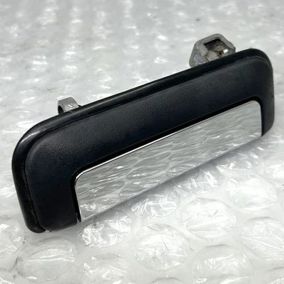 MANIJA PUERTA DELANTERA IZQUIERDA MITSUBISHI L200 K62T Serie 3 2.0 Foto 1 de 4