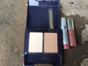 AVON True Color Eyeshadow Duo Classic Neutral Light, Vanilla Mocha .10 oz BONUS - Picture 1 of 2