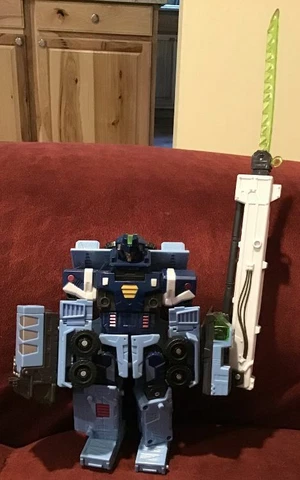 2005 Hasbro Transformers Cybertron Voyager Class  Mudflap Cover