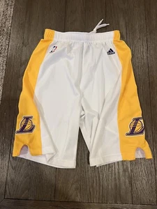 Boys Adidas Los Angeles Lakers Basketball Shorts XL - Picture 1 of 1