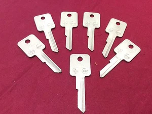 GM by Ilco B50 Key Blanks, Set of 7- Locksmith - Picture 1 of 3