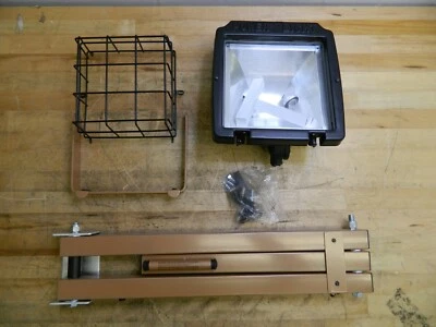 Southwire Halogen Brown Dock Light Articulated Wall Mounted L41HDSW - Image 1 of 4