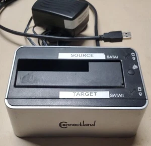 Connectland USB 3.0 - 3.5"/2.5" Hard Drive / Dual Docking Station - Picture 1 of 3