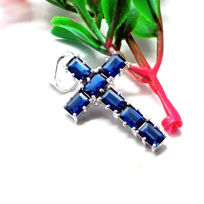 Colgante de piedras preciosas creadas en laboratorio de zafiro azul hecho a mano, colgante de plata de ley 925. Foto 1 de 4