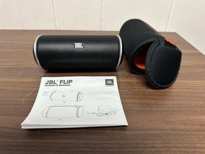 Altavoz estéreo portátil JBL Flip con conexión inalámbrica Bluetooth negro Foto 1 de 3