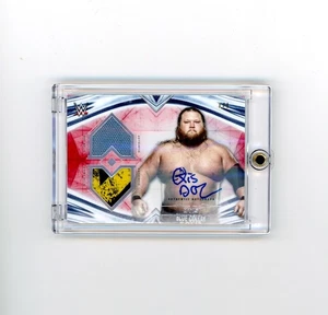 Topps Undisputed WWE Otis 2020 doble reliquia autógrafo rojo paralelo #d 1/1 - Imagen 1 de 2