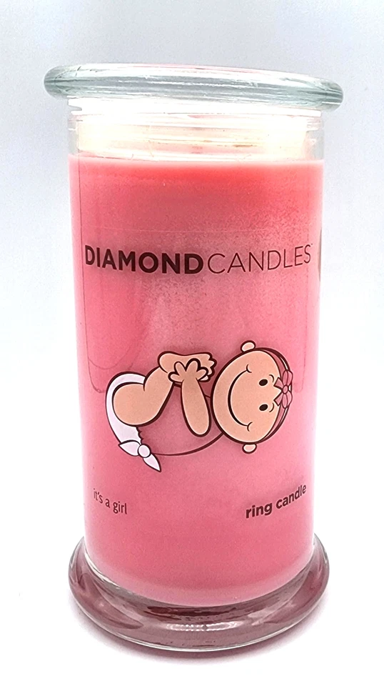DIAMOND CANDLES Its A GIRL Vaso Grande Pilar Tarro ANILLO Vela ROSA Bebé 21 OZ Foto 1 de 4