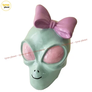 Viral Alien Head W/ Bow Halloween Summerween Decor - Picture 1 of 11