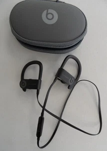 Beats by Dr. Dre Powerbeats3 Cuffie auricolari wireless Bluetooth 3 pollici nere con custodia - Foto 1 di 6