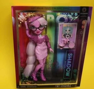 Muñeca de moda Rainbow High Shadow High Lavender Lynn serie 3 - Imagen 1 de 2