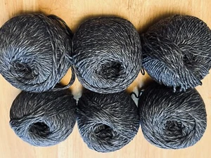 500G WOOL & THE GANG BILLIE JEAN COTTON IN INDIAN DENIM - Picture 1 of 2