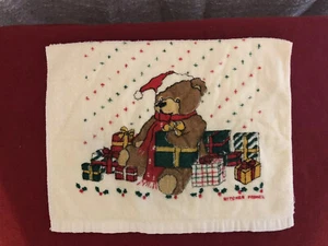 Bebé oso de Navidad con regalos toalla pequeña nueva - Imagen 1 de 3