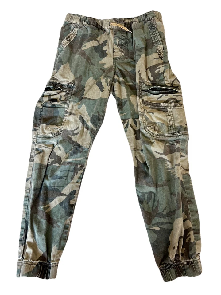 Pantalones cargo Wrangler para niño talla 14 Husky camuflados pierna recta cintura ajustable Foto 1 de 4