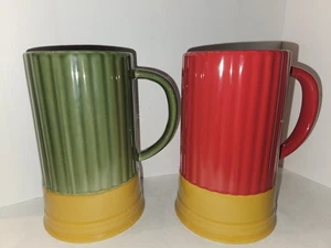 LOT OF 2 LARGE FLUTED SHOT SHELL CERAMIC BEER STEINS, GOLD/RED/GREEN, NEW NO TAG - Picture 1 of 7