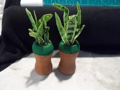 VTG Dollhouse Miniatures Ceramic Planter With Leafy Plants Set 1/12 Scale - Image 1 of 3