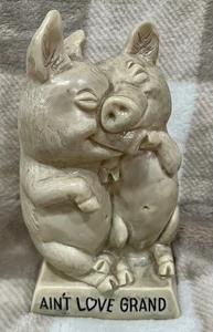 Vintage 1970 R.S.W. Berries Co. Aint Love Grand" Pig Statue Collectible Figurine - Picture 1 of 5