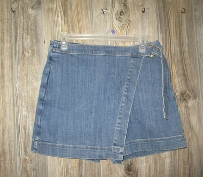 Falda vaquera con pantalones cortos White House Black Market talla 4 Foto 1 de 4