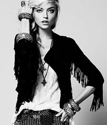 CHAQUETA DE CUERO CON FLECOS MARCA EVER FREE PEOPLE FESTIVAL Talla P Foto 1 de 4