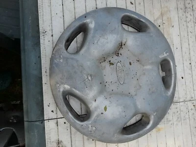 "Cubierta de rueda tapacubos con ajuste de rueda Ford, 1x uno, 15" Foto 1 de 2