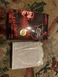 Nightmare on Elm Street Freddy Krueger Flachmann Horror Nerd Block Exclusive - Bild 1 von 7