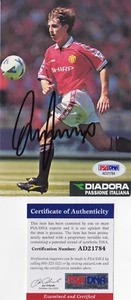 TARJETA FOTOGRÁFICA ""DIADORA"" OFICIAL FIRMADA POR GARY NEVILLE MAN UNITED & INGLAND - Imagen 1 de 1