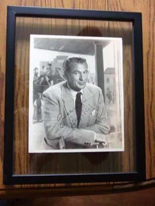 GARY COOPER Autographed / Signed & Framed B/W Photograph floating frame - Picture 1 of 8