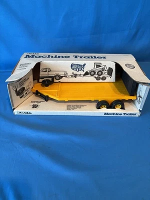 1/16 Scale Diecast Vintage Ertl Tandem Axle Machine Trailer #4157 w/Box 1990 USA - Image 1 of 4
