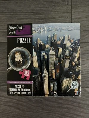 Cardinal 1000 Piece Puzzle Flawless Finish - New York City Skyscraper - Image 1 of 4
