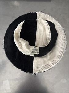 Urban Outfitters Fischerhut Patchwork schwarz | weiß ~ NEU - Bild 1 von 5