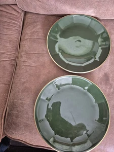 Green With Gold Trim 9” dinner plates-two- Elegant Comes W Adhesive Plate Hanger - Picture 1 of 3