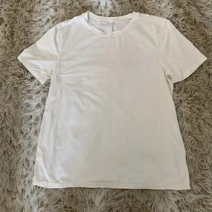 Fabletics Womens XL Phoenix Lite Short Sleeve Top Egret Athletic Stretch - Picture 1 of 5